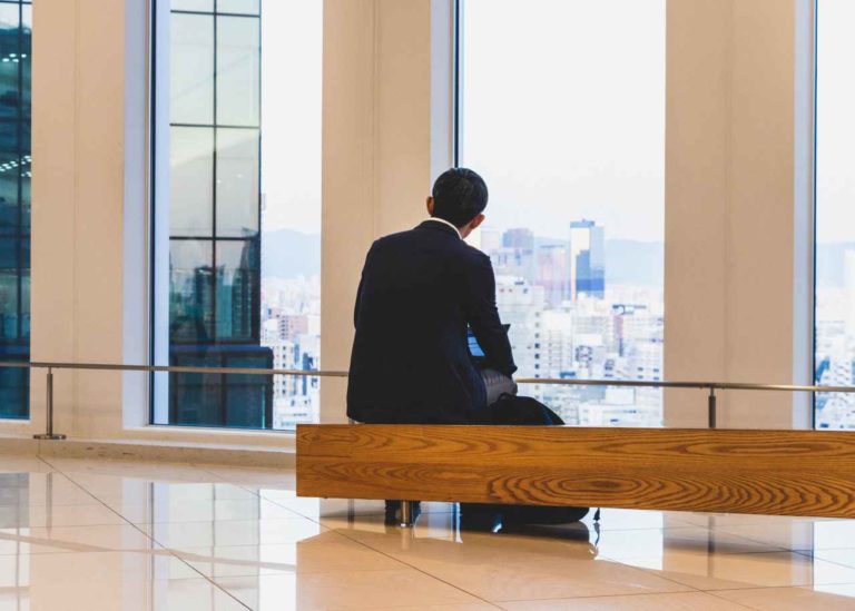 仕事でミスをした時、残業をするべきか?【対処方法も紹介】 仕事でミスをした時、残業をするべきか?【対処方法も紹介】